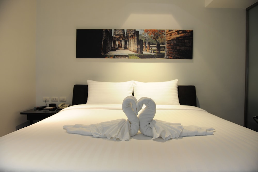 S33 Compact Sukhumvit Hotel 38/78