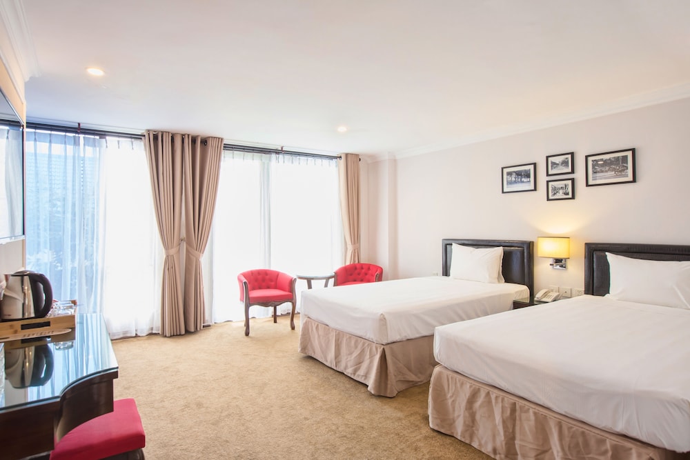 Dinh Ami Hanoi Hotel 37/63