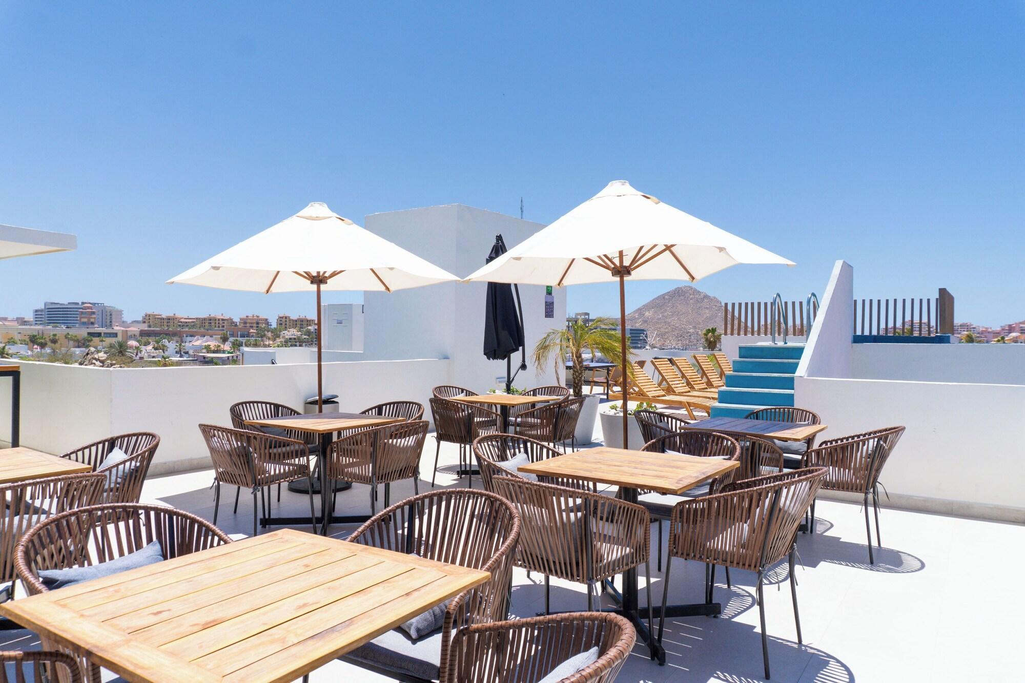 Colmena Hotel Los Cabos Marina 30/50