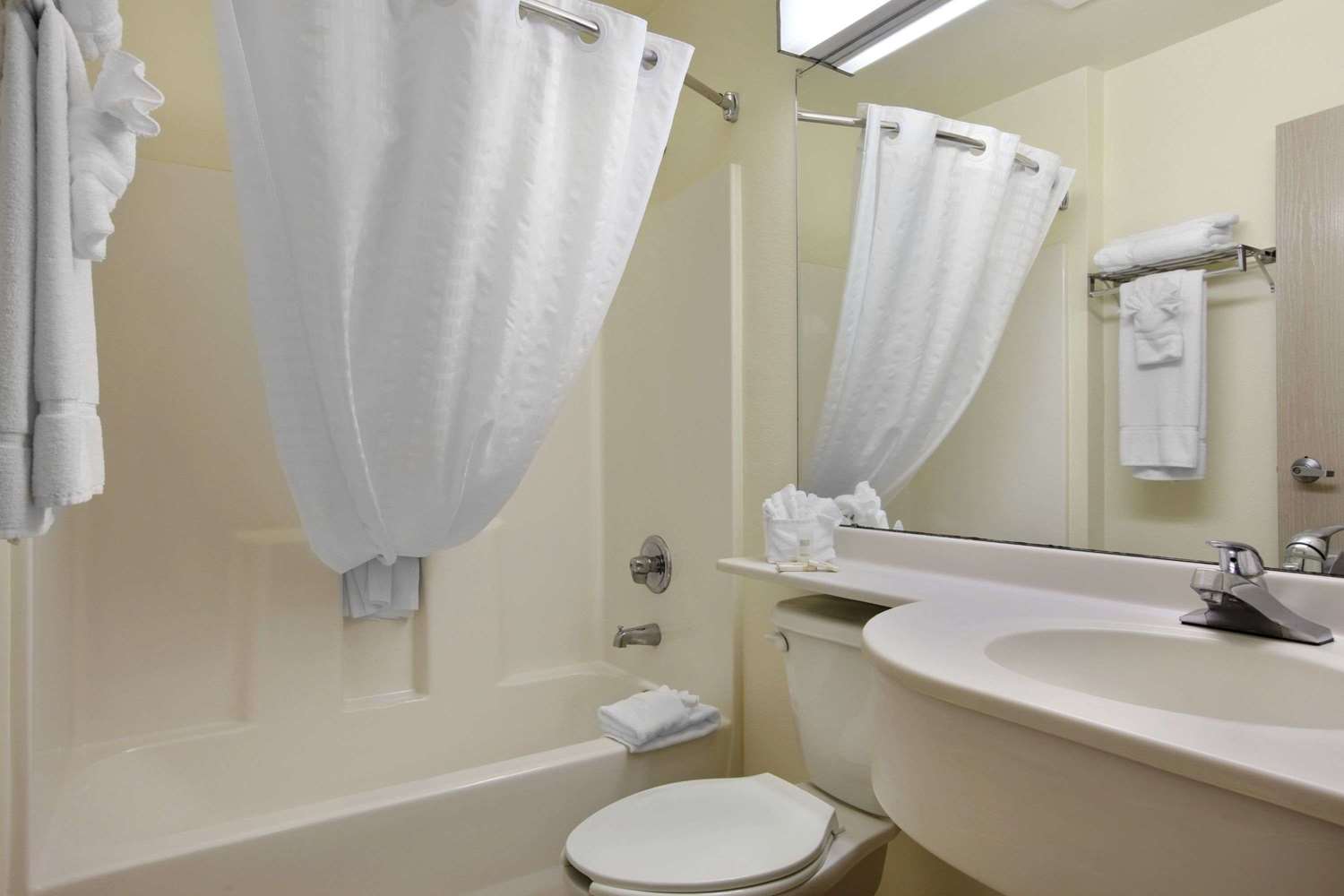 Microtel Inn & Suites by Wyndham Palm Coast I-95 29/29