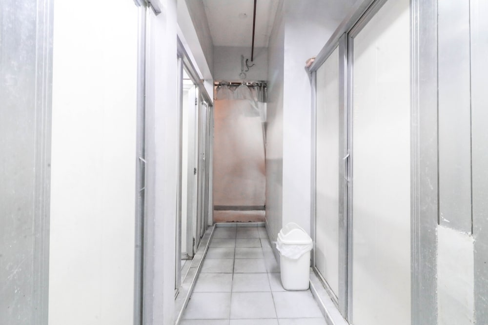 ARK Hostel City Center Manila 7/36