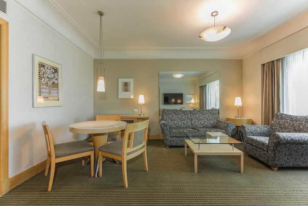 The Imperial Palace Hotel 46/70