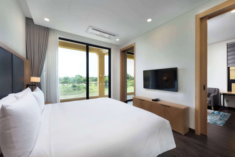 Wyndham Sky Lake Resort and Villas 17/50