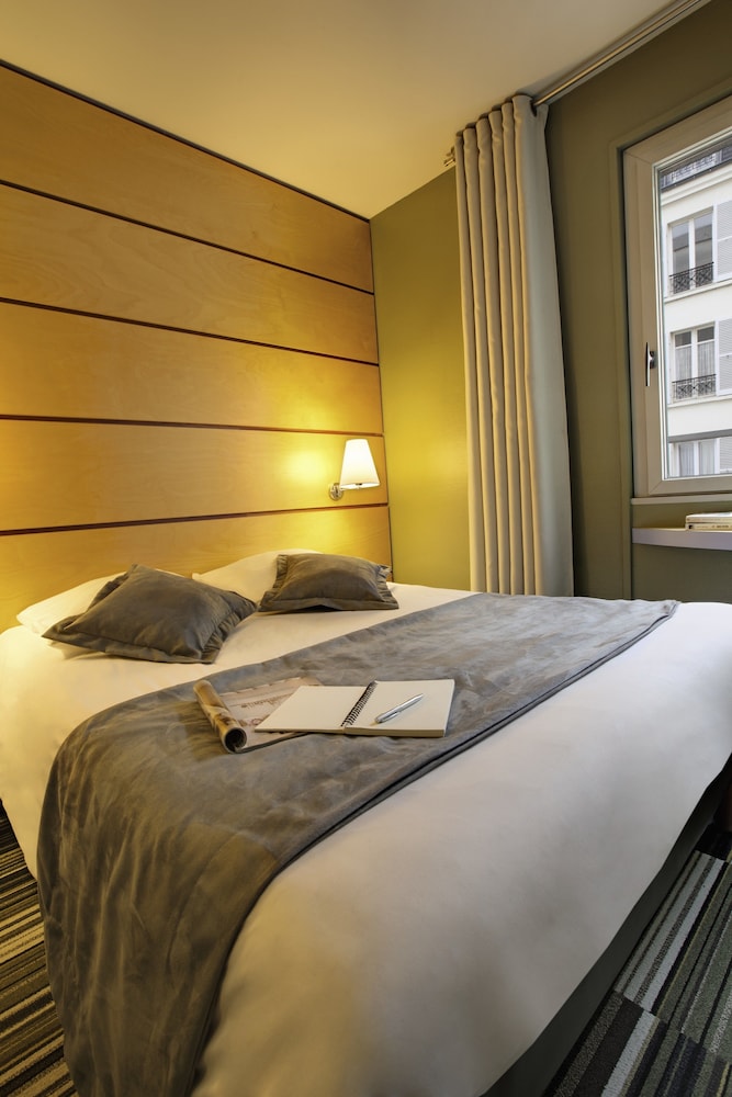 ROOM, DOUBLE BED