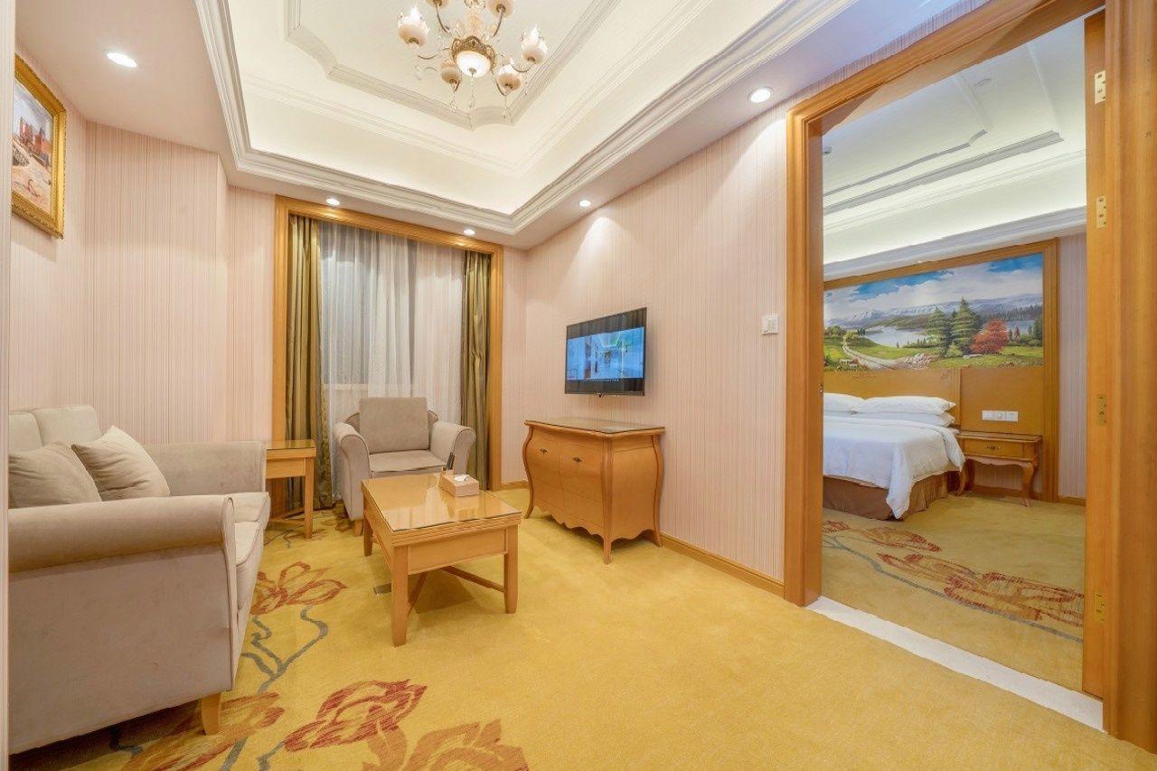 Vienna International Hotel (Shanghai Dishui Lake Lingang New City) 51/64