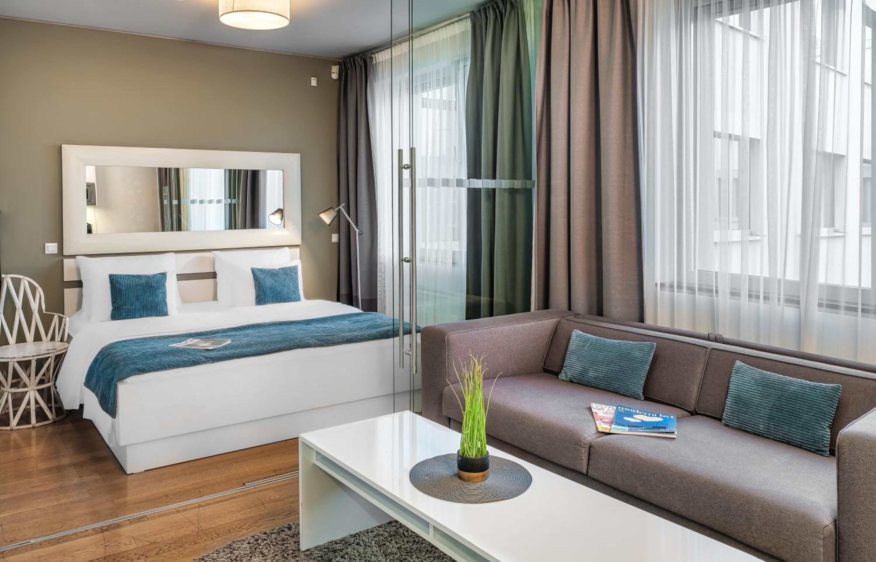 VN3 Terraces Suites by Adrez Living 8/24