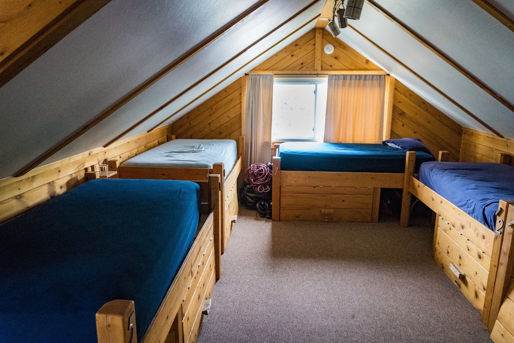 Estes Park Adventure Hostel 7/26