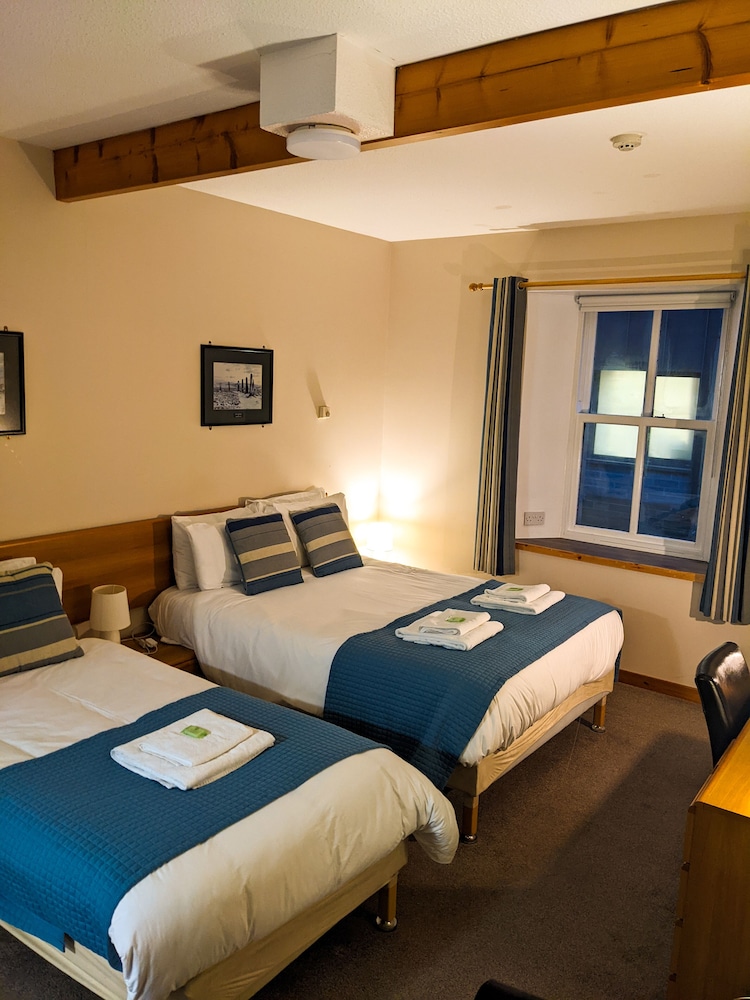 Ferry Inn 17/50