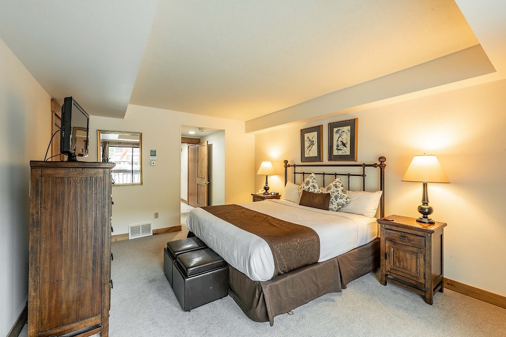 Shadow Ridge Resort Hotel By All Seasons Resort Lodging 32/77