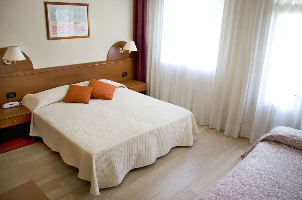 Hotel Sole 22/66