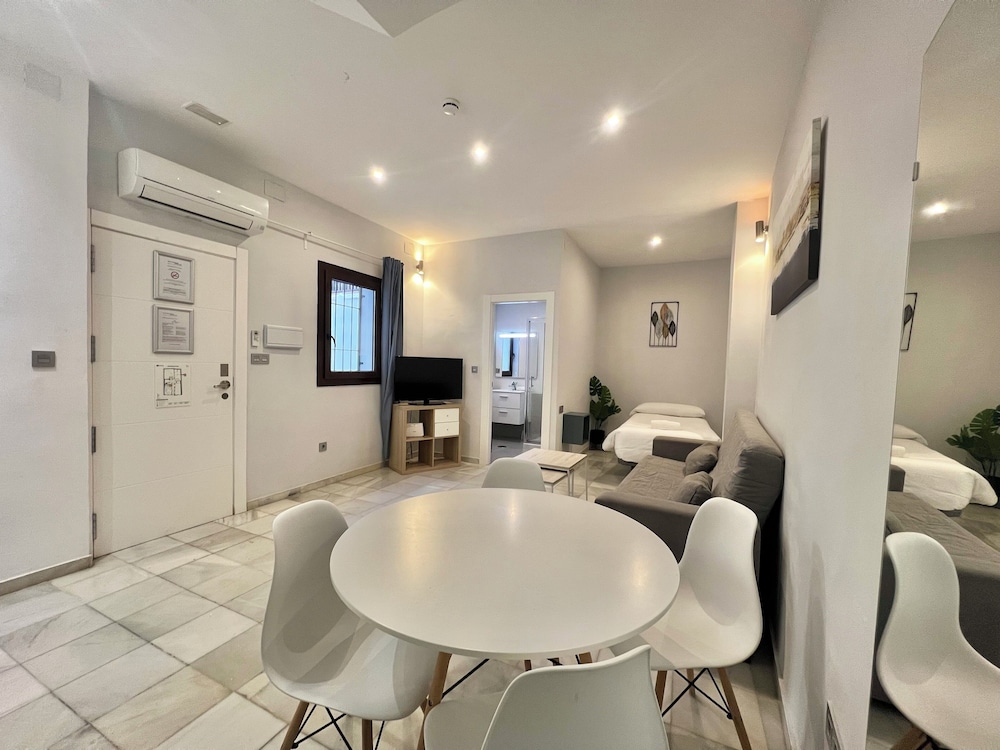APARTAMENTOS 3000 REALEJO GRANADA CENTRO 24/40