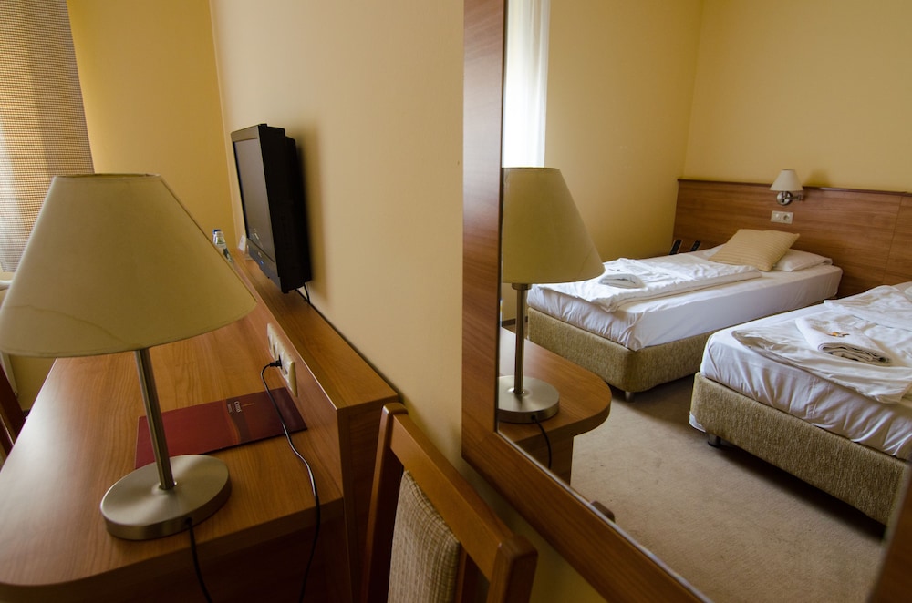 CIVITAS BOUTIQUE HOTEL 21/79