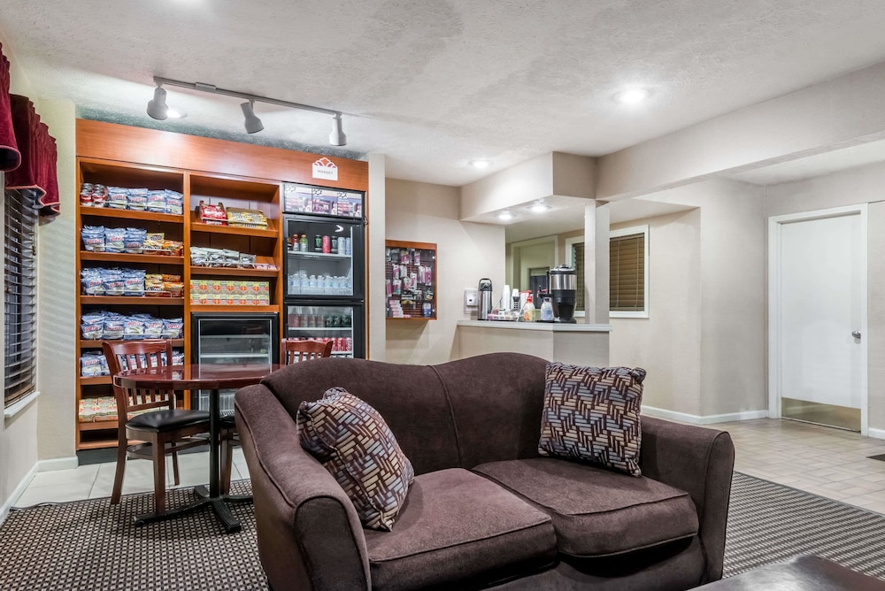 Hawthorn Suites By Wyndham Columbus North 16/25