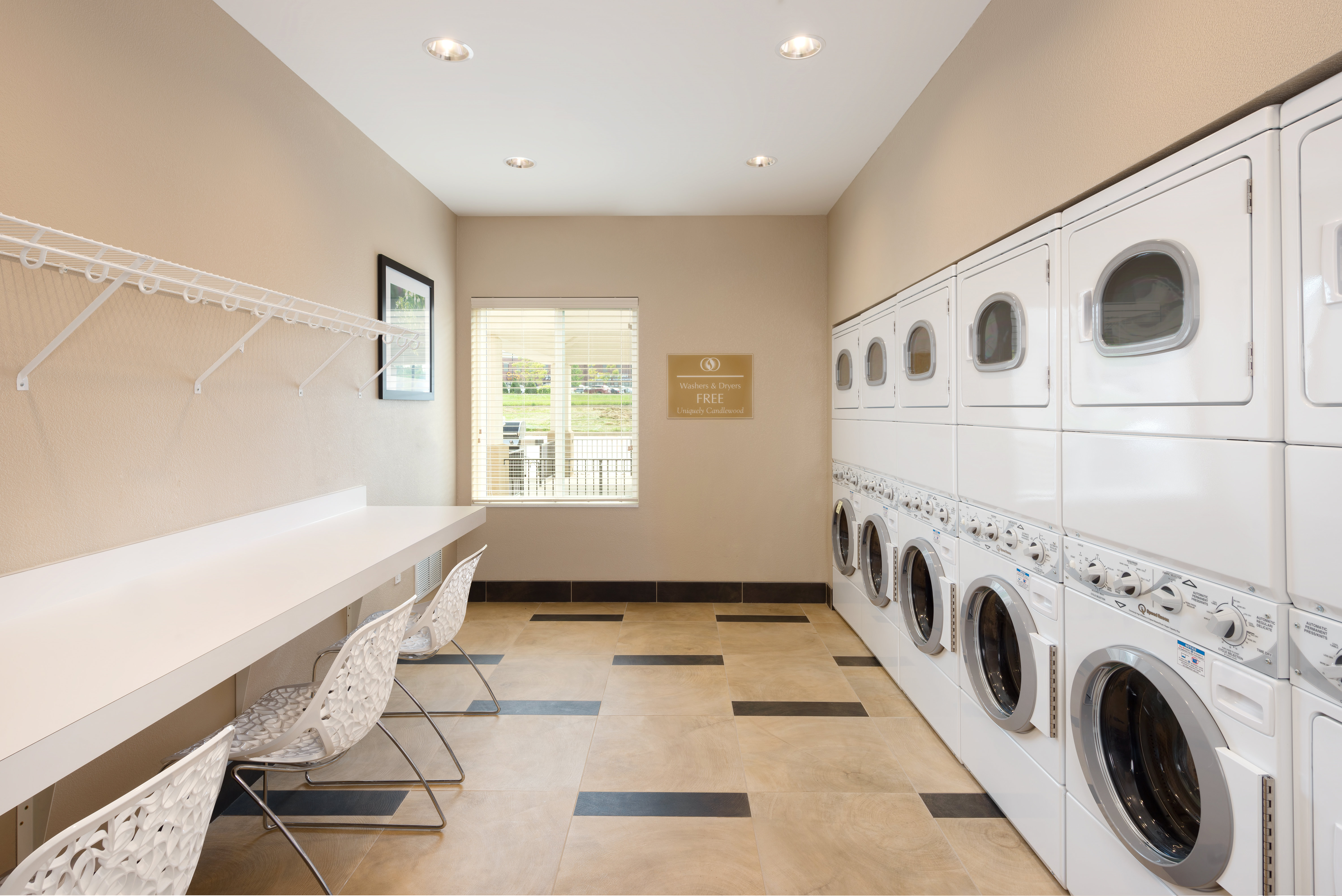 Candlewood Suites Columbia East 20/47