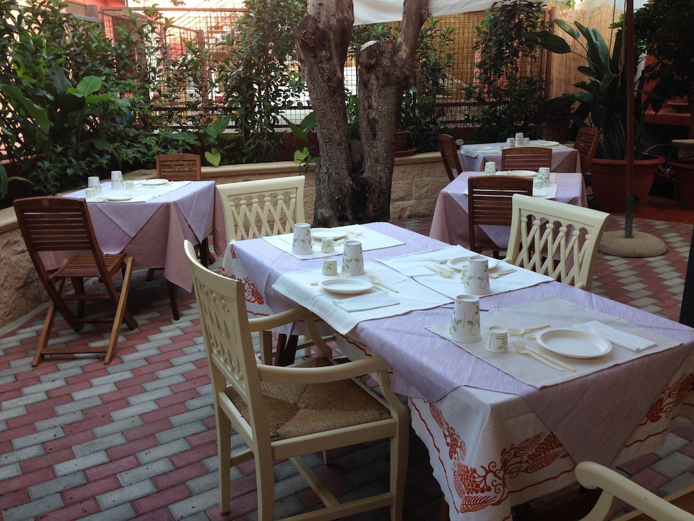 LOCANDA DEGLI ARTISTI 30/50