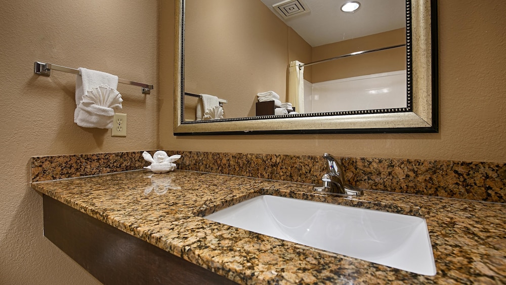 Best Western Inn & Suites - Lake Charles 17/40