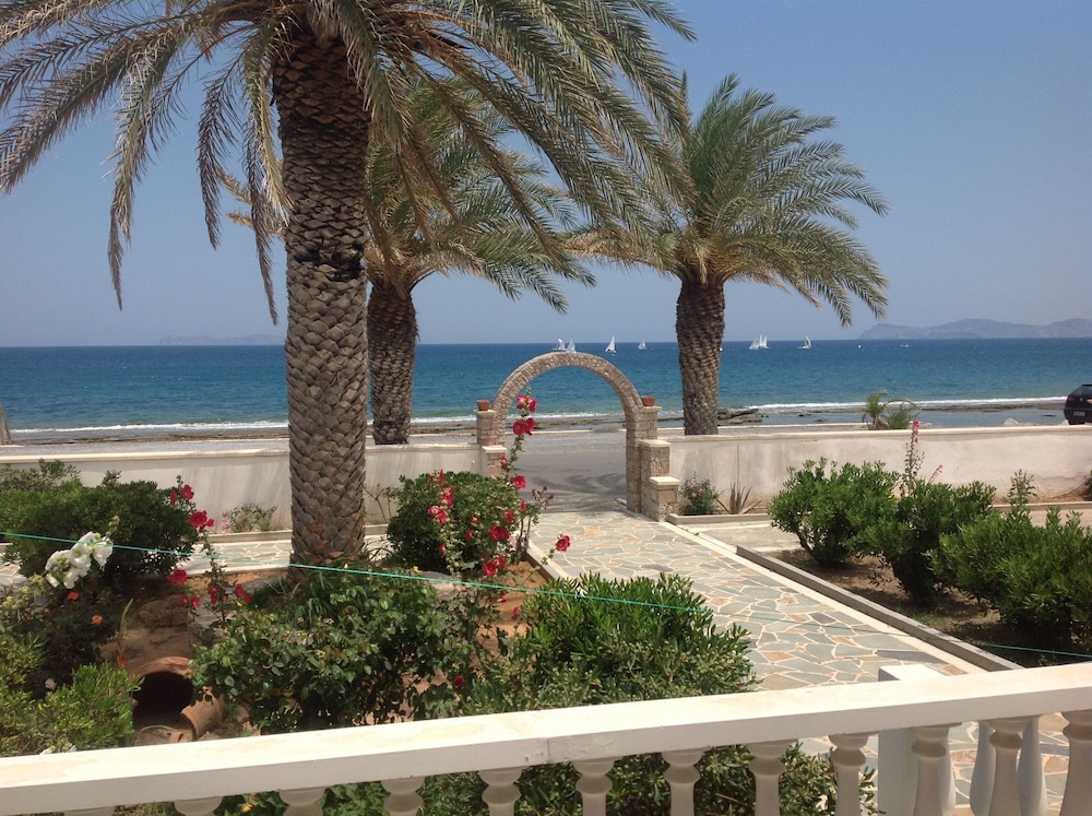 Petras Beach 14/24