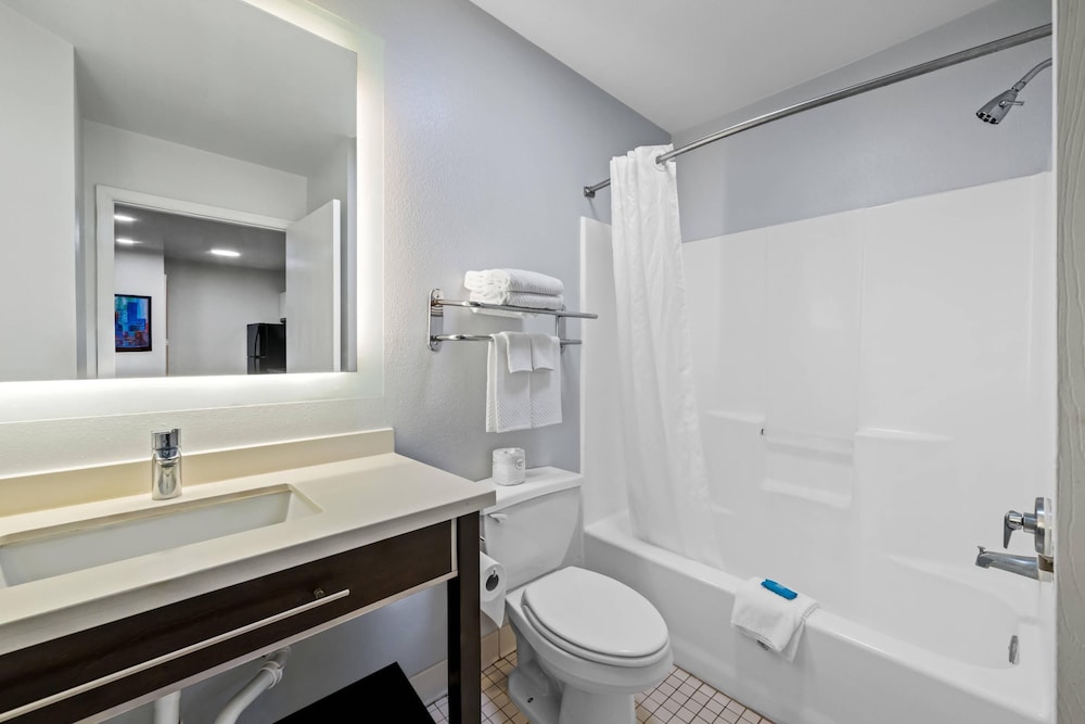 MainStay Suites Greensboro 45/46