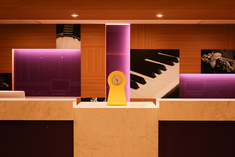 The Whisper Hotel 6/20