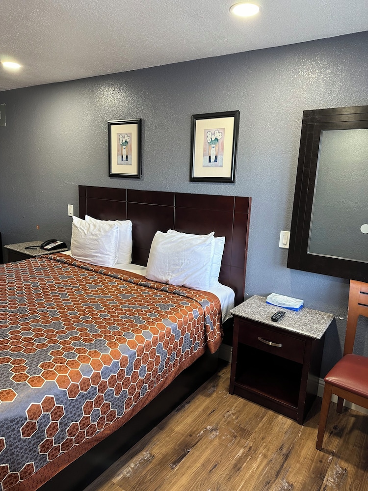 Fireside Inn Santa Cruz 15/63