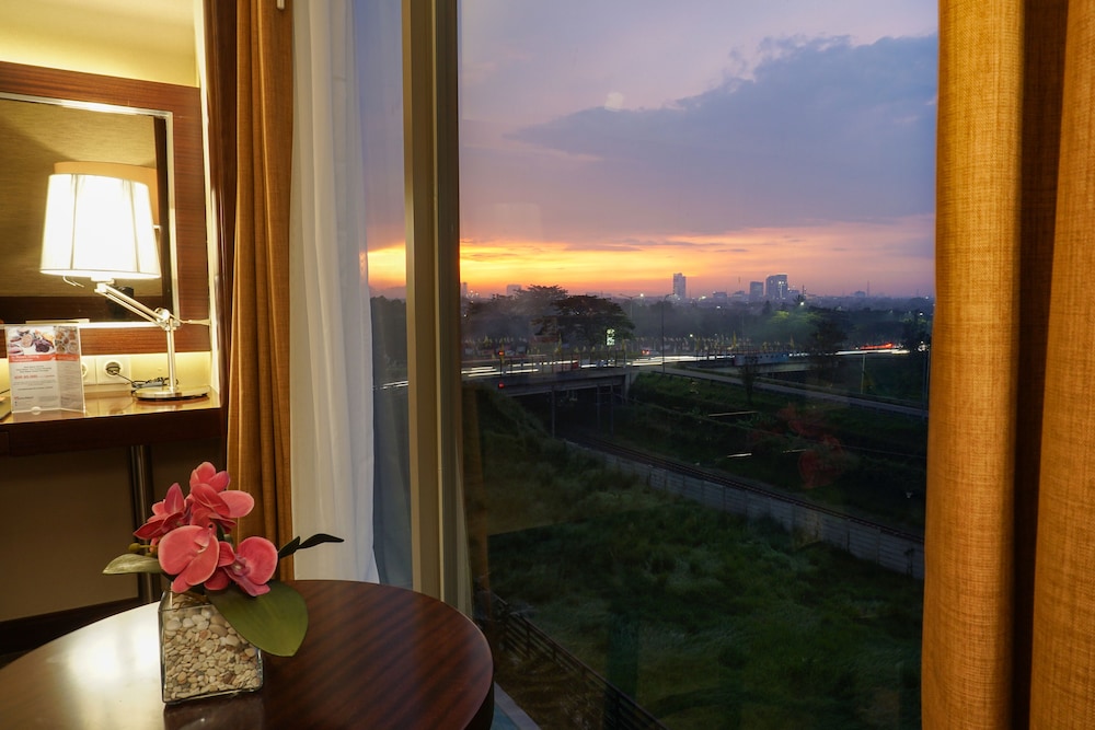 Swiss-Belhotel Serpong 18/37