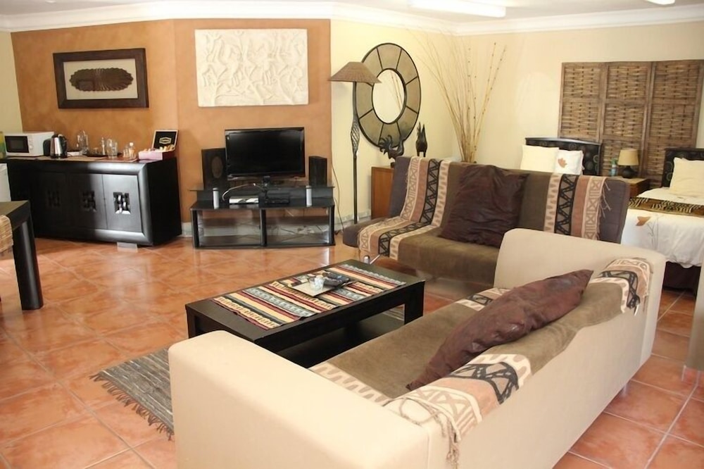 Glenda S Guest Suites 30/50