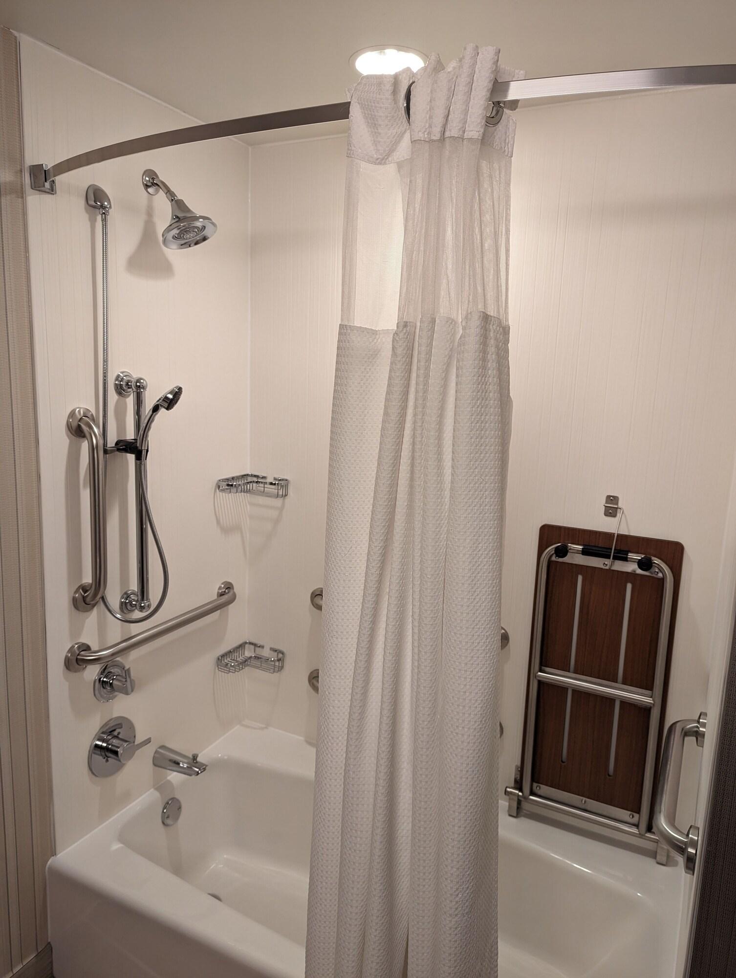 Room, Quadruple, Accessible 4/4