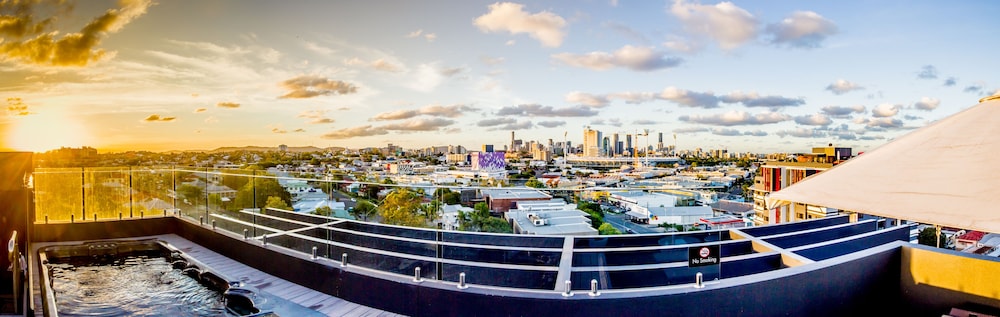 EASTWOOD APARTMENTS 8/46