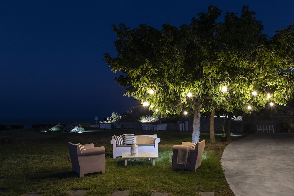 Kouros Exclusive Suites - Adults Only 73/78