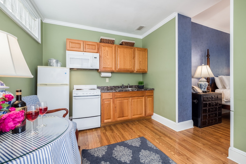 Simsbury 1820 House 5/55