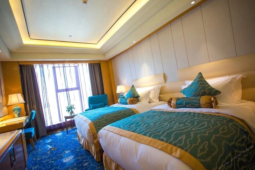 Days Hotel and Suites by Wyndham Ivy Zunyi 6/16