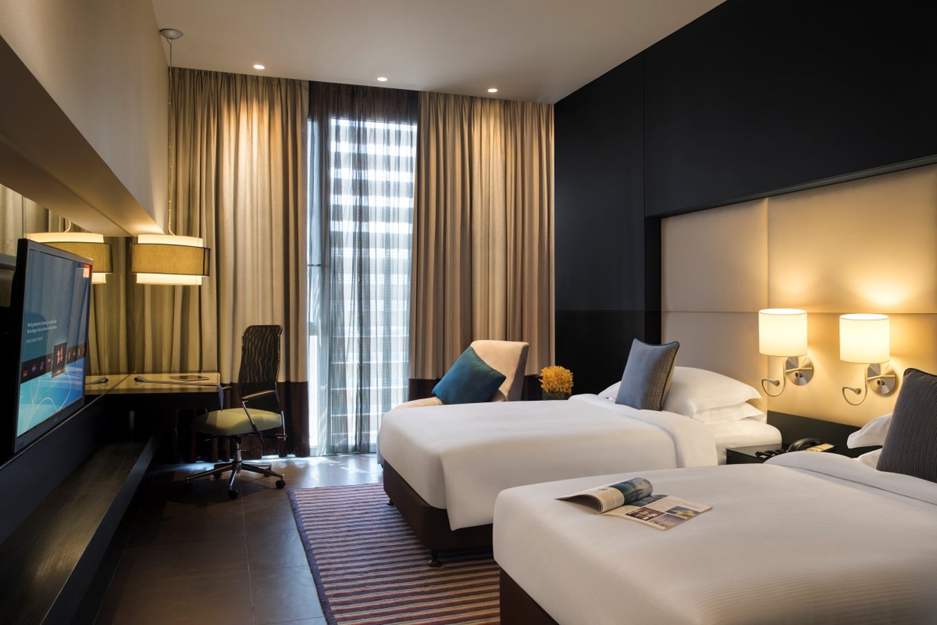 The Abdali Boulevard Hotel 5/50