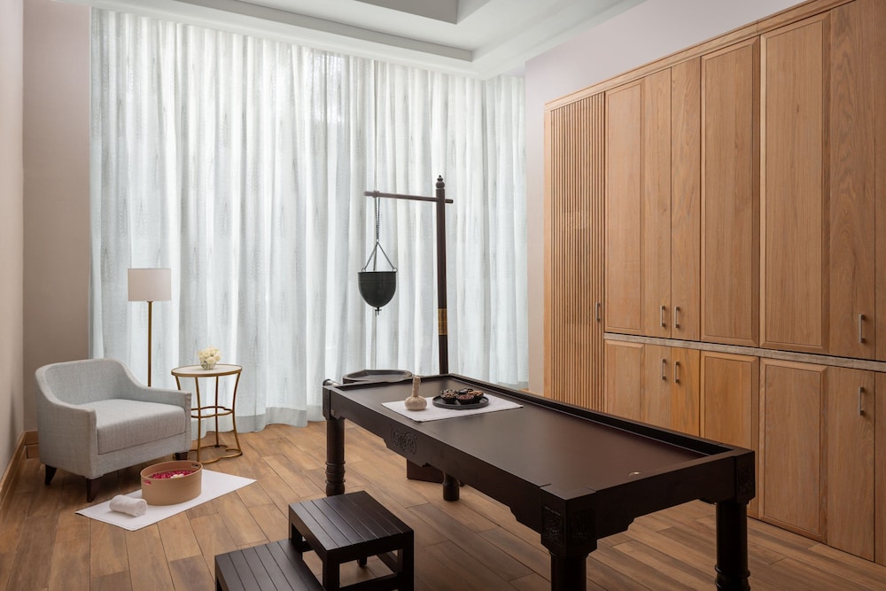 ITC Ratnadipa, a Luxury Collection Hotel, Colombo 49/81