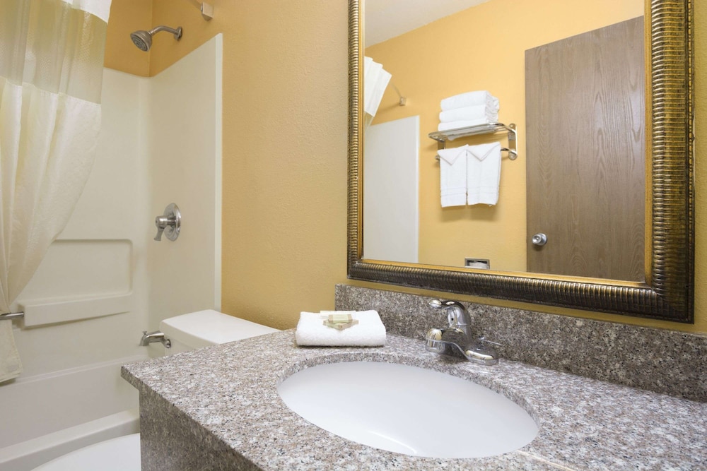 Super 8 by Wyndham Amarillo East 15/37