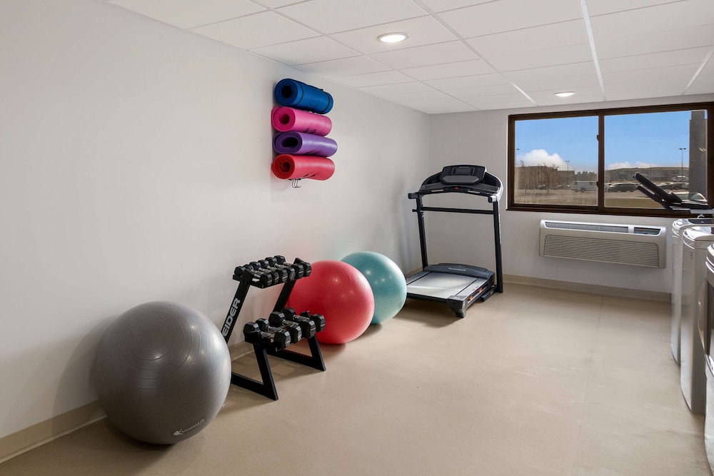 Revel Hotel Minot, SureStay Collection by Best Western 38/66