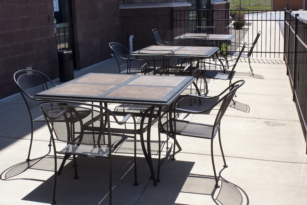 Holiday Inn Express & Suites Youngstown West - Austintown 31/38