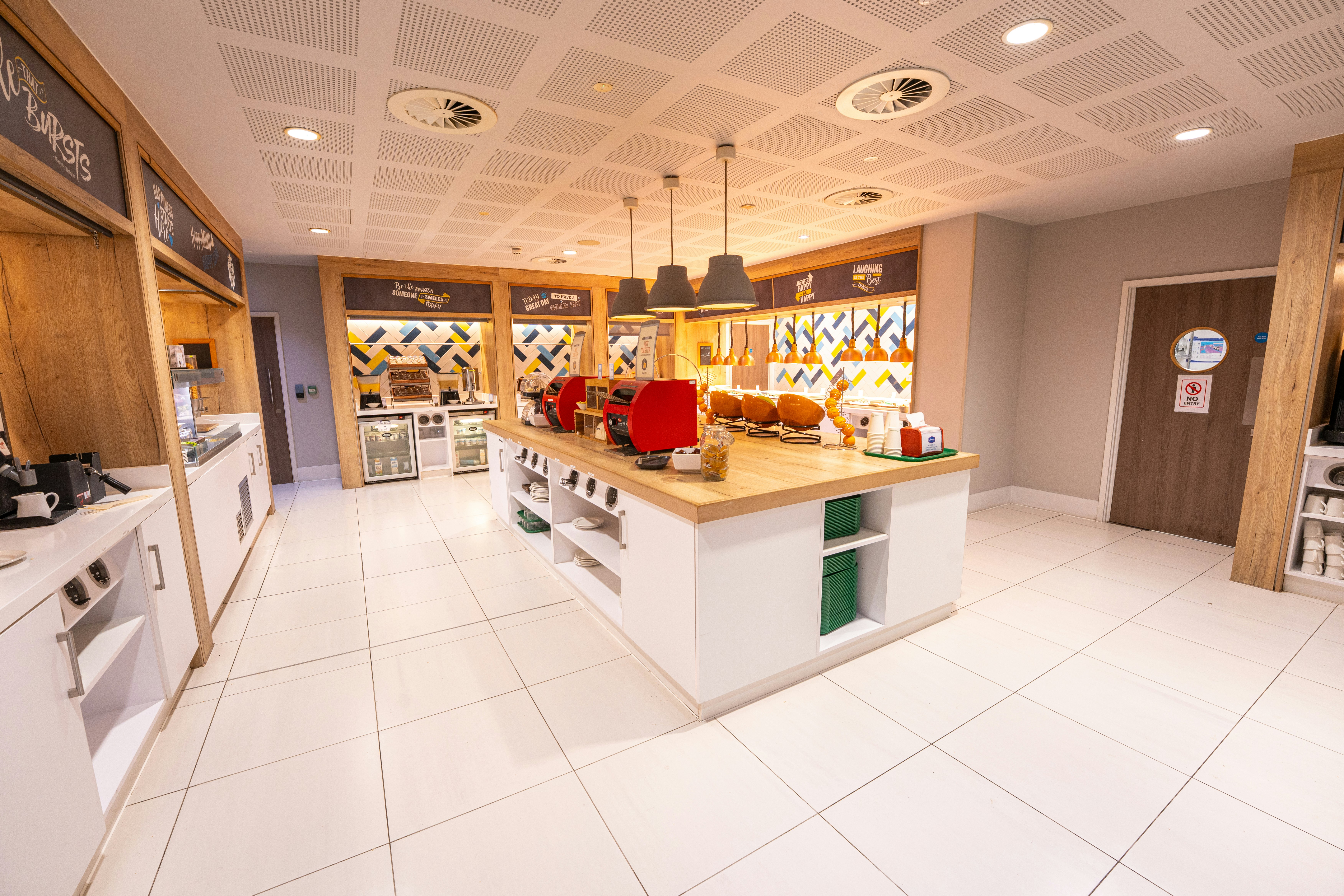 Hampton By Hilton Bristol Airport 13/46