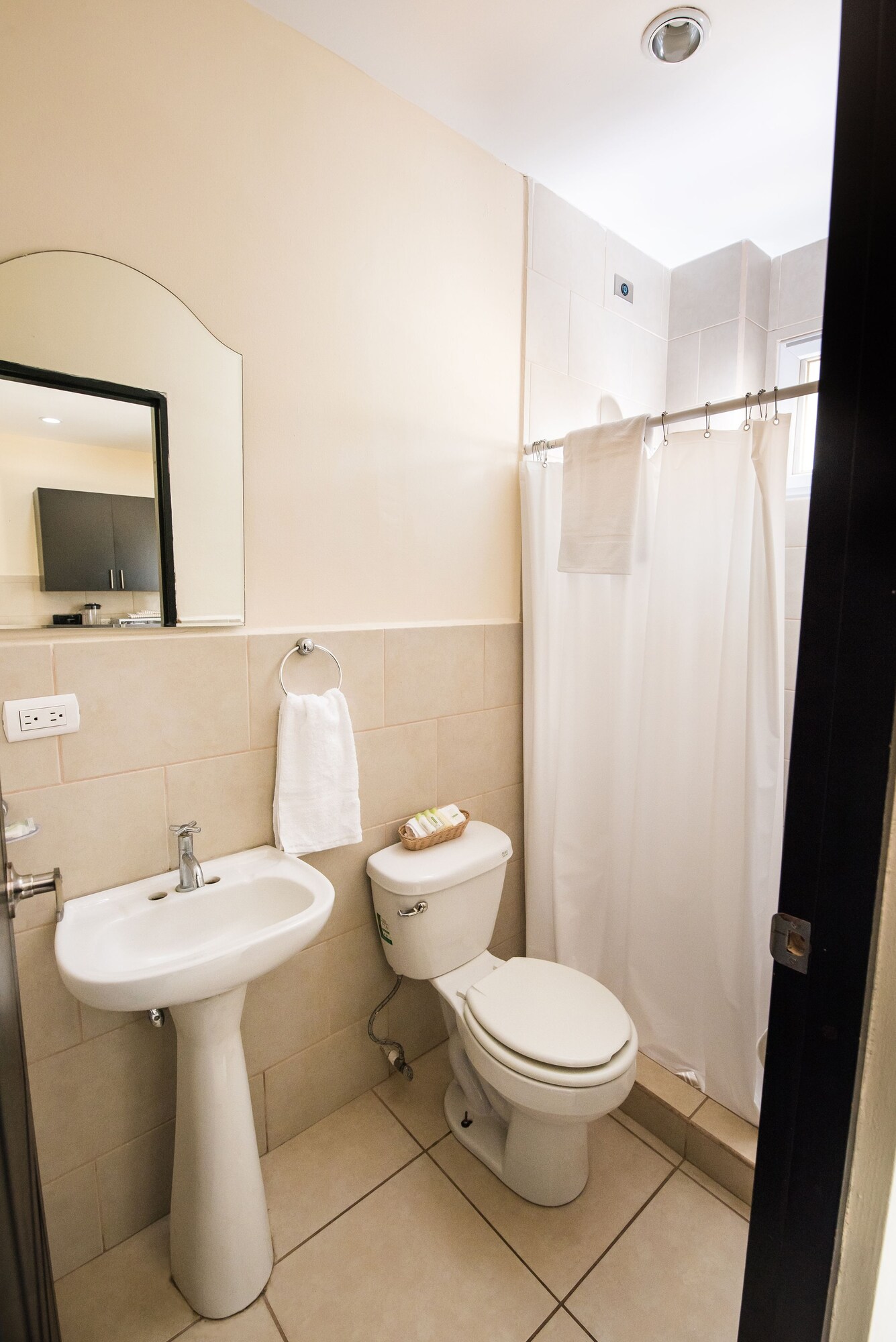 2 BEDROOMS, APARTMENT