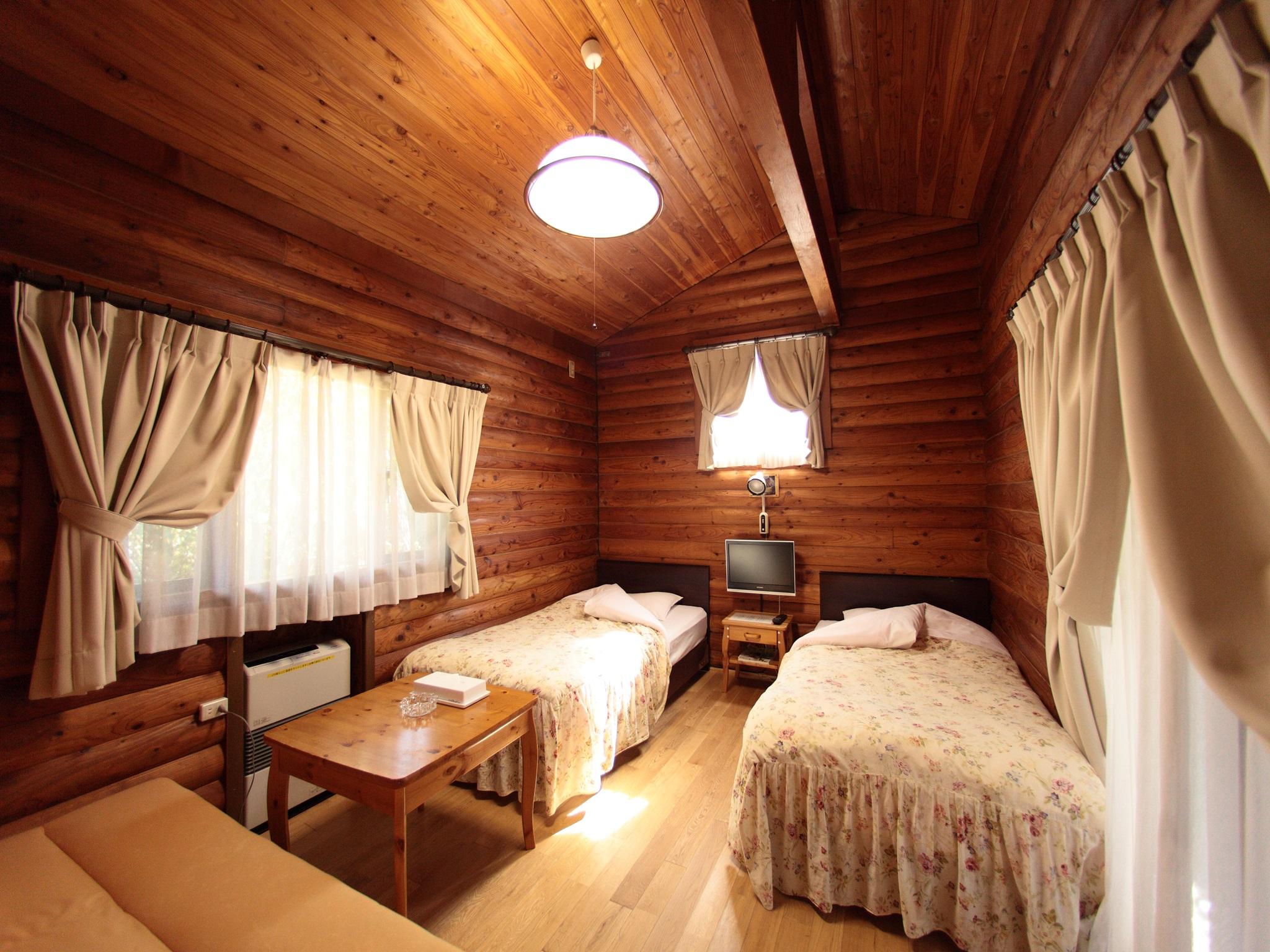 Cottage In Log Cabin 6/6