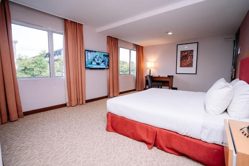 Jewels Hotel 23/46