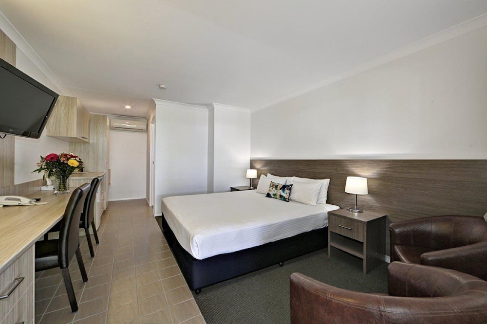 Smart Motel Bert Hinkler 20/56