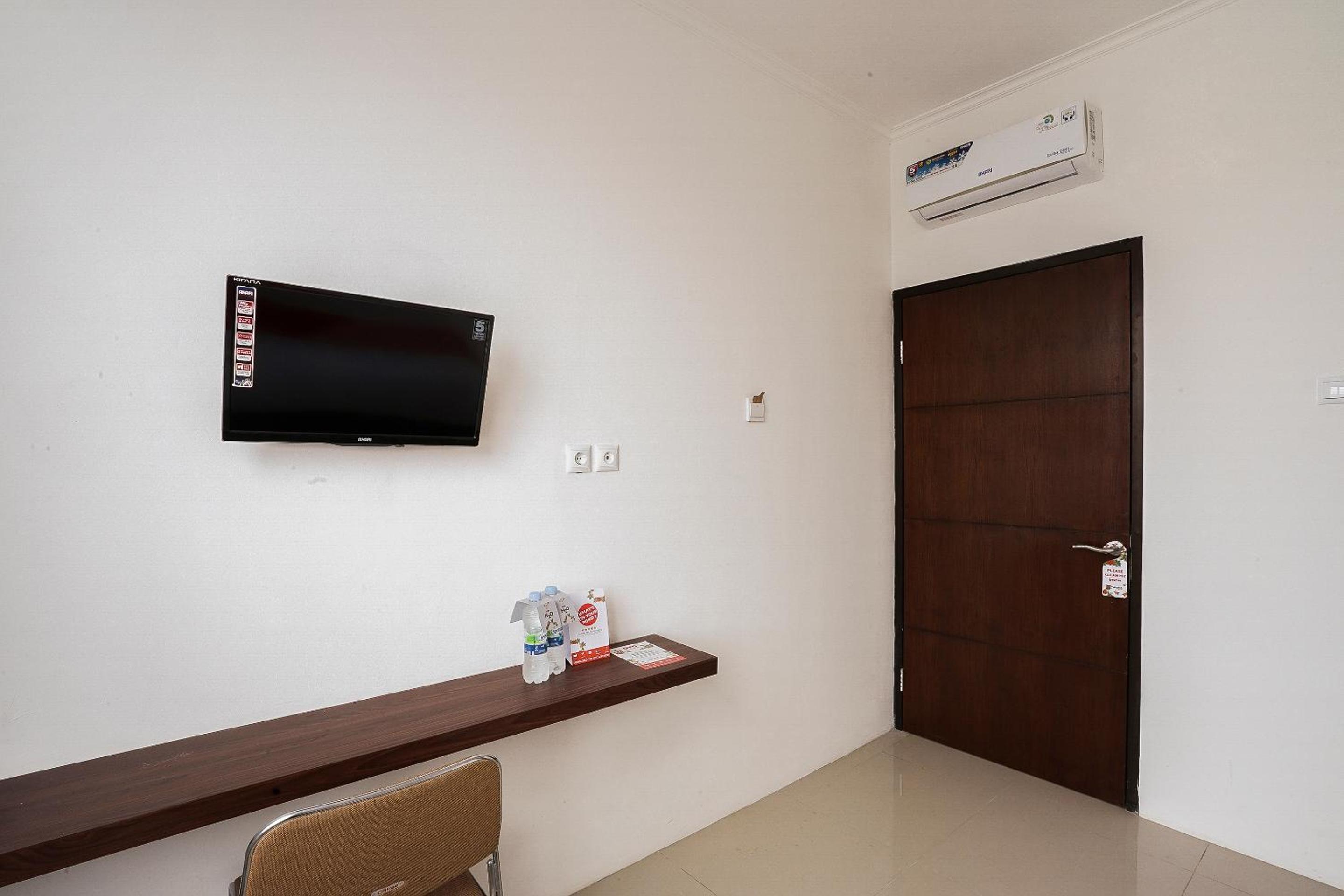 OYO 2183 Cibeureum Residence Near Rumah Sakit Rajawali (ex OYO 2183 Cibeureum Residence) 14/50