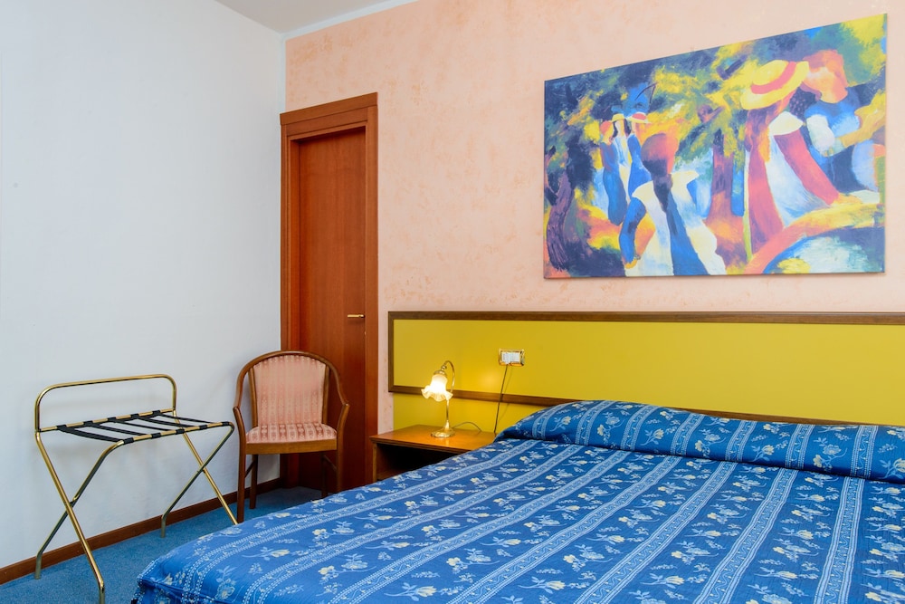 Hotel Papa 27/51