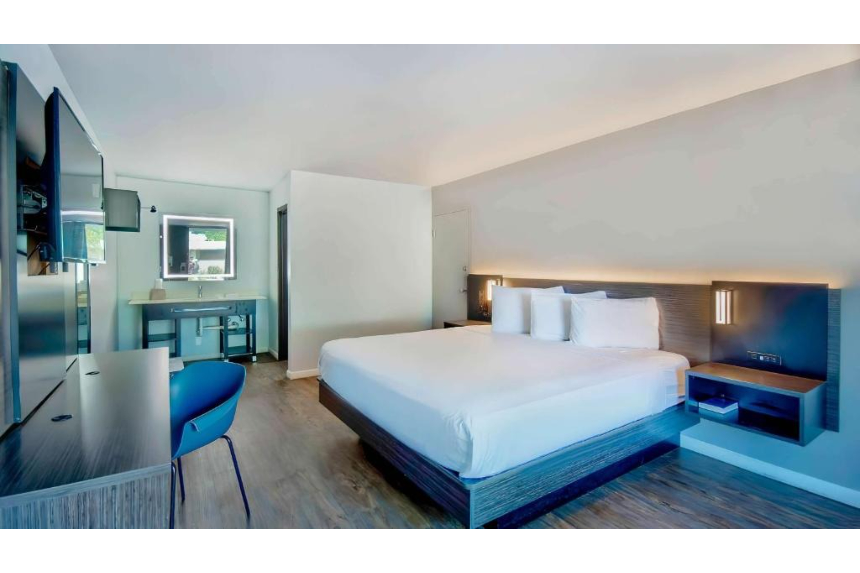 غرفة بسرير كينج لغير المدخنين