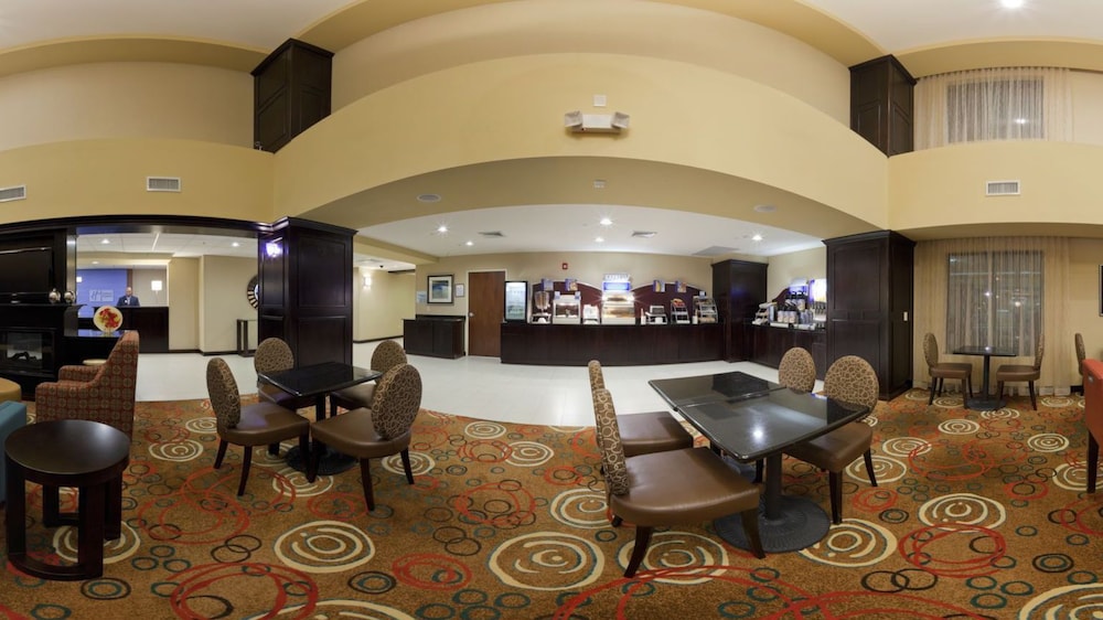 Holiday Inn Express Hotel & Suites Cordele North 56/79