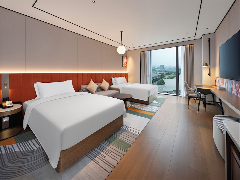 غرفة ديلوكس بسريرين منفصلين، Hilton Garden Inn Foshan Tanzhou ICEC 2/2
