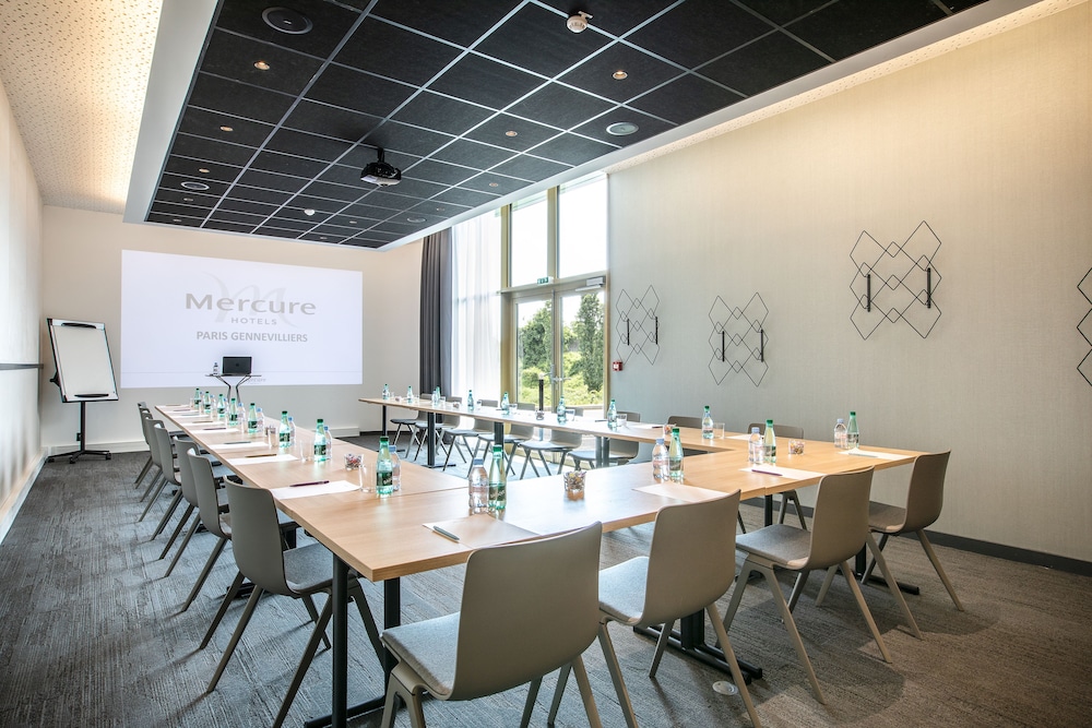 Mercure Paris Gennevilliers 68/76