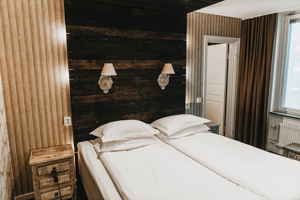 Strand Hotell 8/50