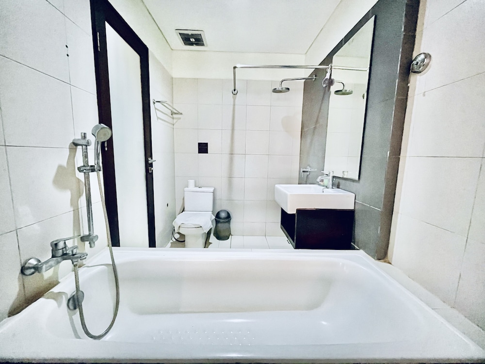 SURIS BOUTIQUE HOTEL 48/50