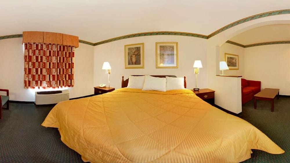 Quality Inn & Suites Evansville North 21/37
